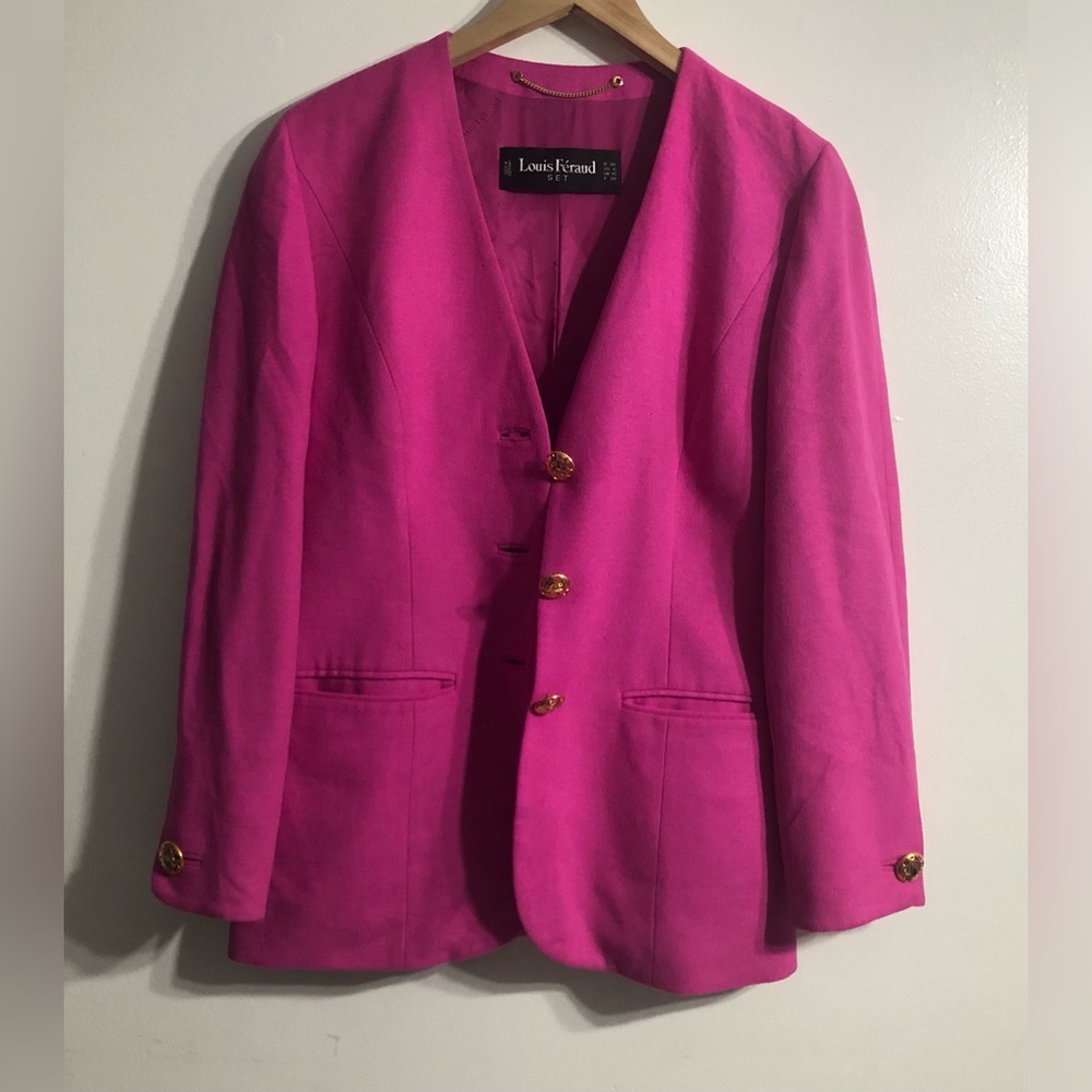 Lovis Feraud women’s Blazer V-neck buttons down two side buttons pink. Size 6
